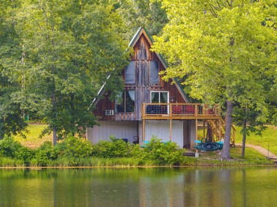 A-frame Lakefront Cabin near Spring River