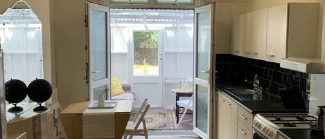 Fridge, microwave