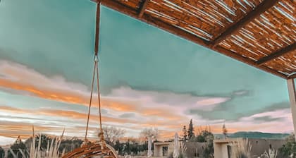 Tres Cruces Lodge