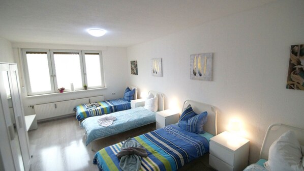 Apartment Burscheid 2 (Cleaning Fee EUR 80) | Iron/ironing board, free WiFi, bed sheets