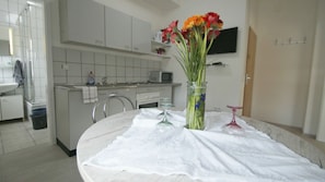 Appartement (Burscheid 1) | Een strijkplank/strijkijzer, gratis wifi, beddengoed