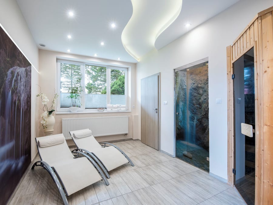 Körperbehandlungen, Aromatherapie, Warmsteinmassagen
