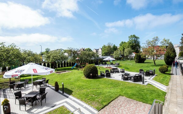 Tempat makan outdoor