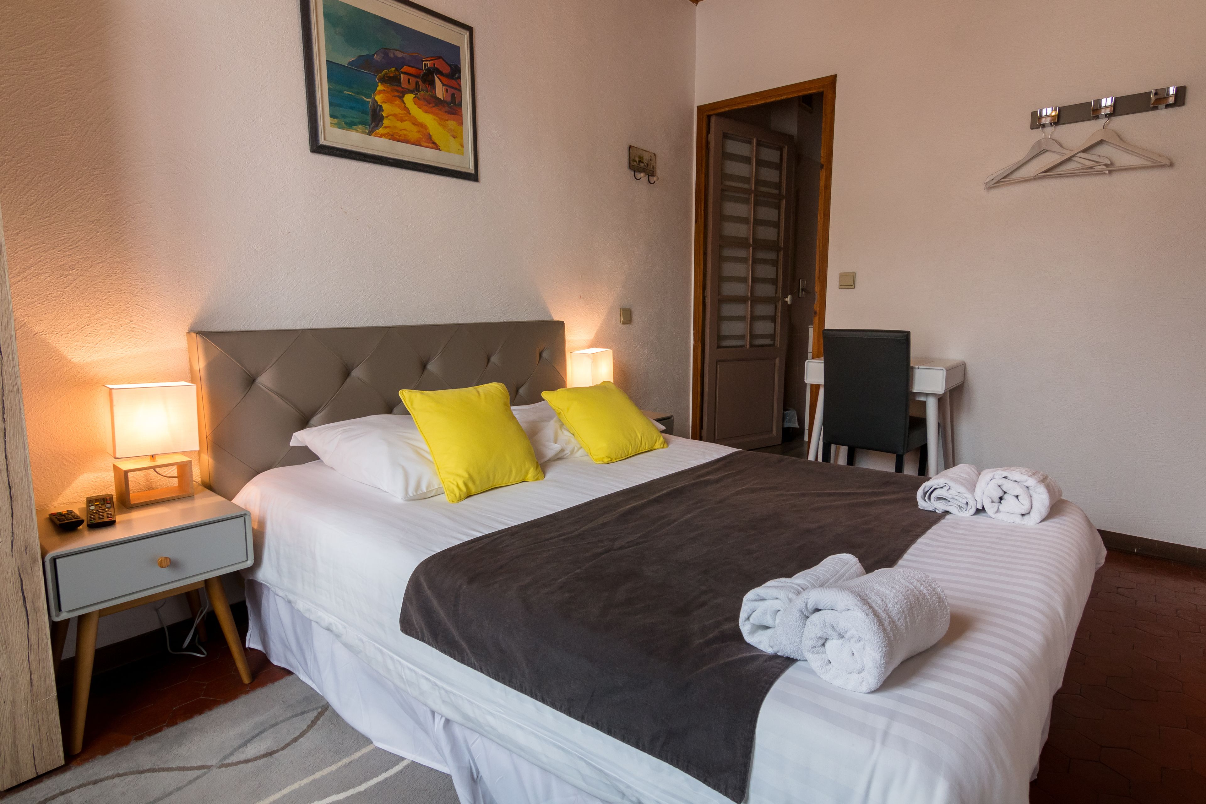 superior double room | desk, soundproofing, free wifi, bed sheets