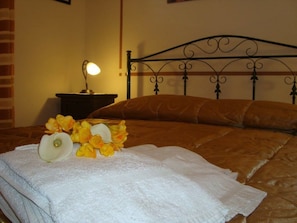 Minibar, rollaway beds, free WiFi, bed sheets