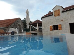 Außenpool (je nach Saison geöffnet)