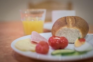 Free daily buffet breakfast  - Pension Regina Inh. Monique Kluge (Gotha)