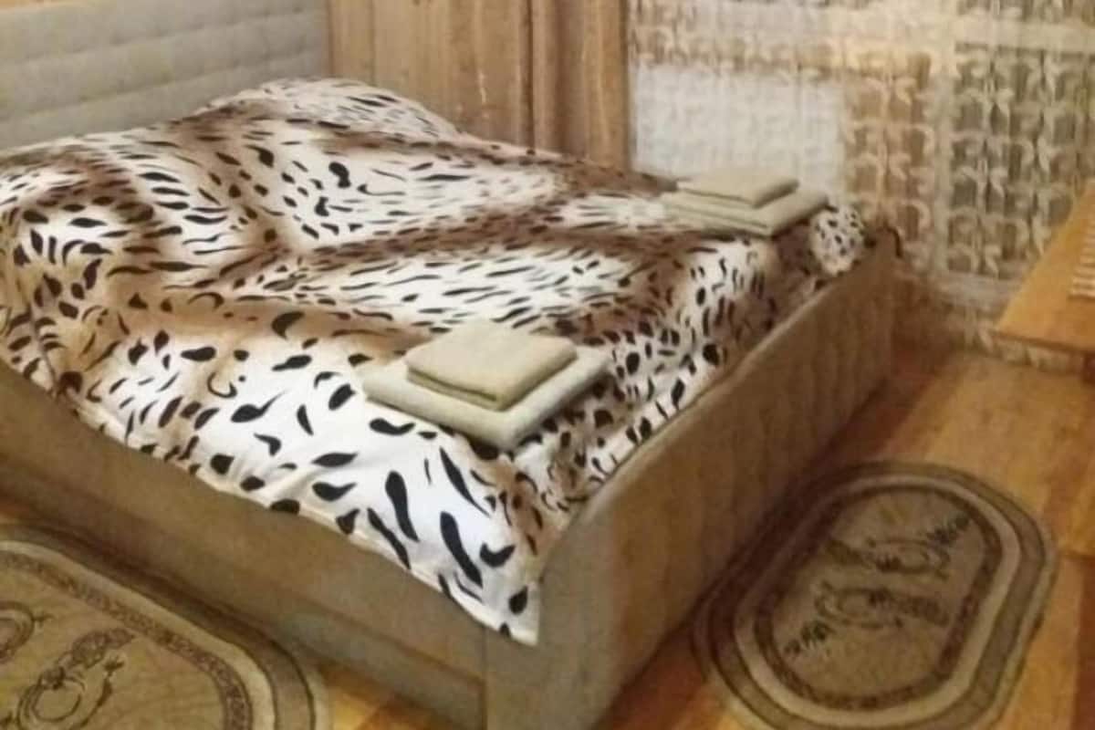 1 dormitorio, ropa de cama hipoalergénica, tabla de planchar con plancha