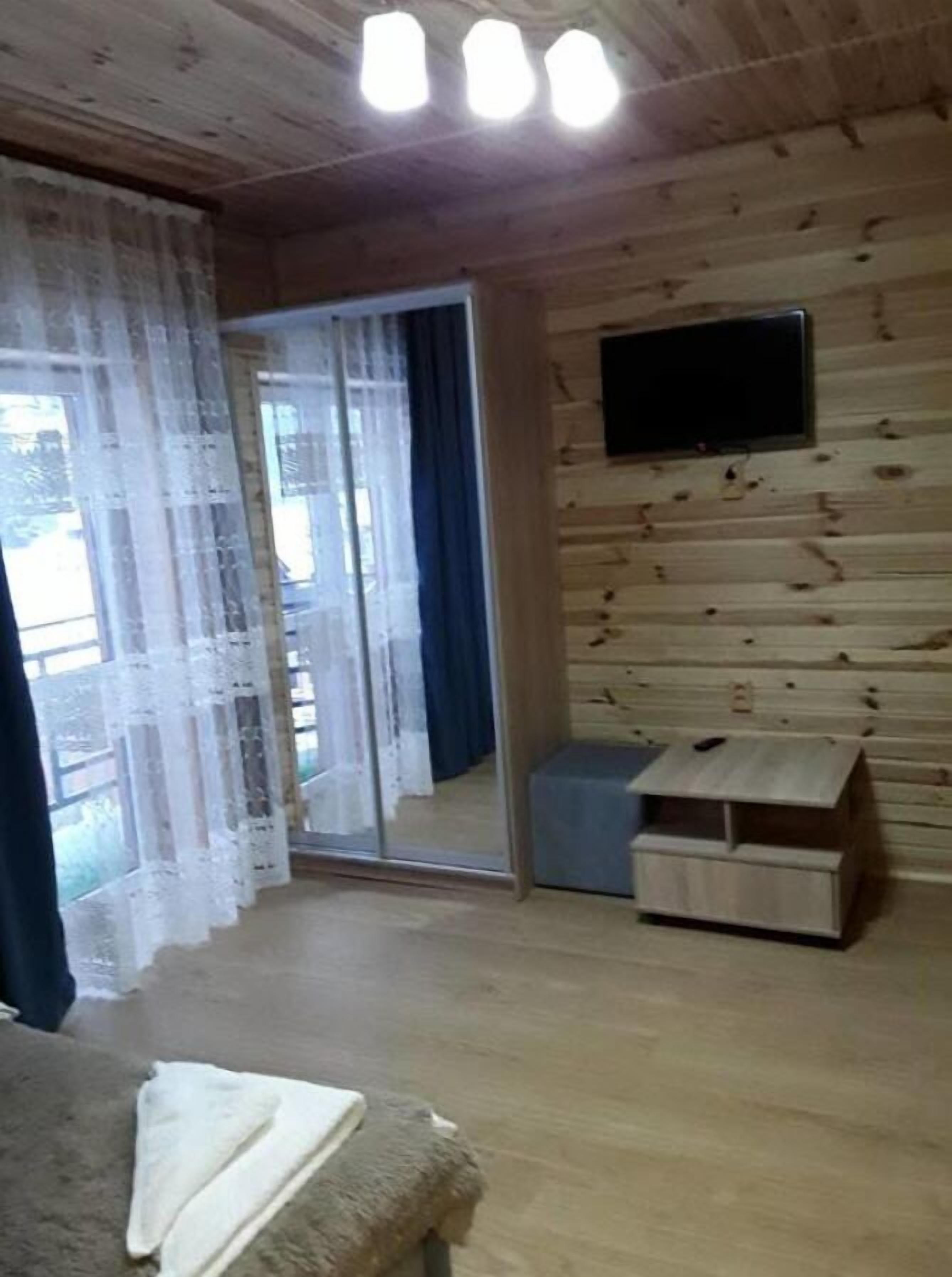 1 bedroom, hypo-allergenic bedding, iron/ironing board, rollaway beds