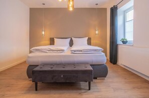 Apartment (2) | Individually decorated, individually furnished, rollaway beds, free WiFi