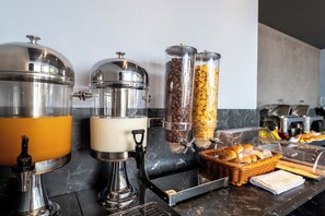 Food and drink - Hotel Piramida (Ksamil)