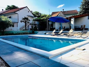 Piscina externa sazonal