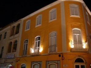 ด้านหน้าที่พัก