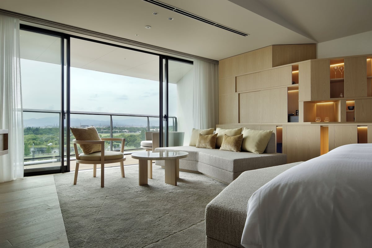 1 bedroom, down duvets, in-room safe, blackout curtains