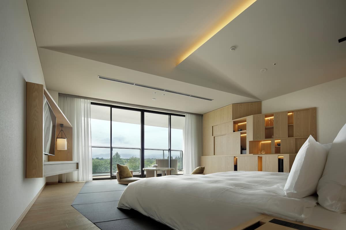 1 bedroom, down duvets, in-room safe, blackout curtains