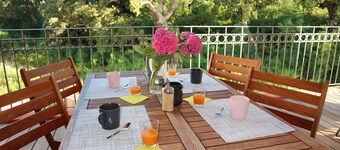 Soothing 4-person apartment in the heart of Erbalunga