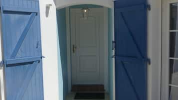Entrada al alojamiento