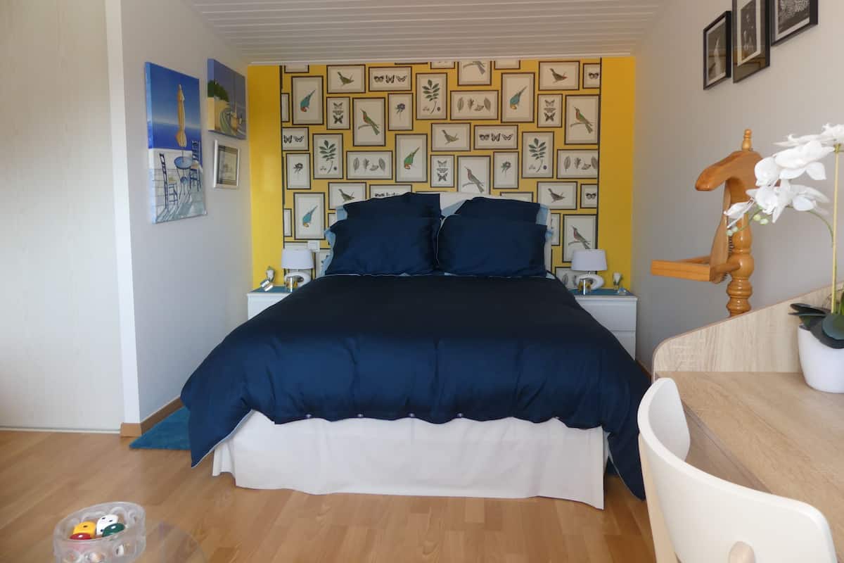 Kamar Double | Seprai katun Mesir, seprai premium, dan bantalan ekstra lembut