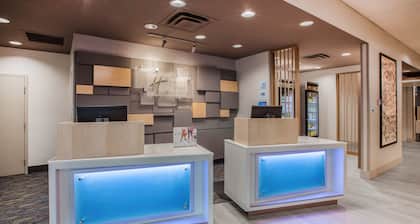 Holiday Inn Express & Suites Kingfisher by IHG