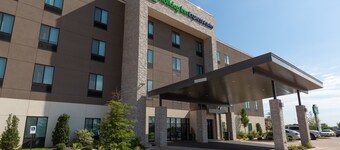 Holiday Inn Express & Suites Kingfisher by IHG