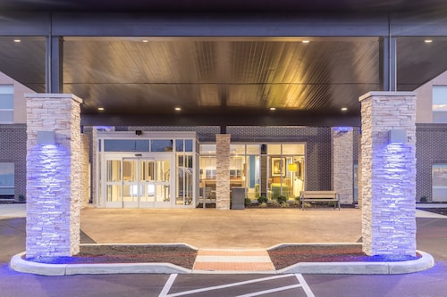 Holiday Inn Express & Suites Florence-Cincinnati Airport by IHG