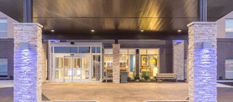 Holiday Inn Express & Suites Florence-Cincinnati Airport by IHG
