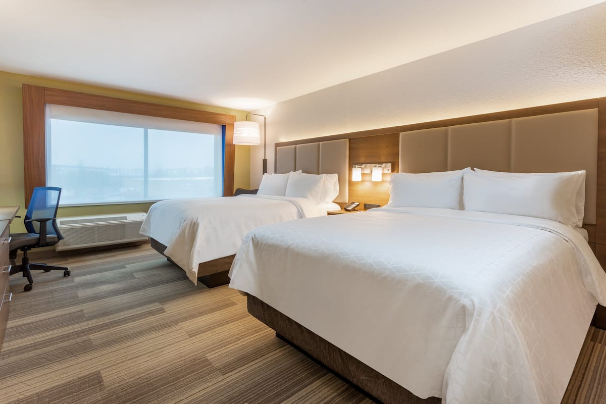 in-room safe, desk, laptop workspace, blackout curtains