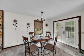 Dining room - The Villas at Coosawattee River Resort (Ellijay)