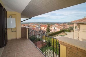 Double Room, Balcony | Balcony - B&B Un'Altra Vita (Ripa Teatina)