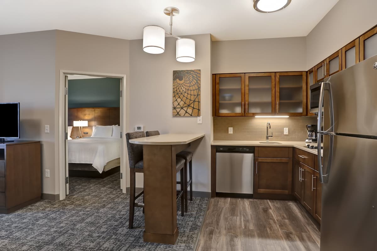 Suite, 1 Bedroom, Kitchen | 1 bedroom, desk, free WiFi, bed sheets
