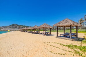 Beach - Wyndham Grand KN Paradise Cam Ranh (Cam Ranh)