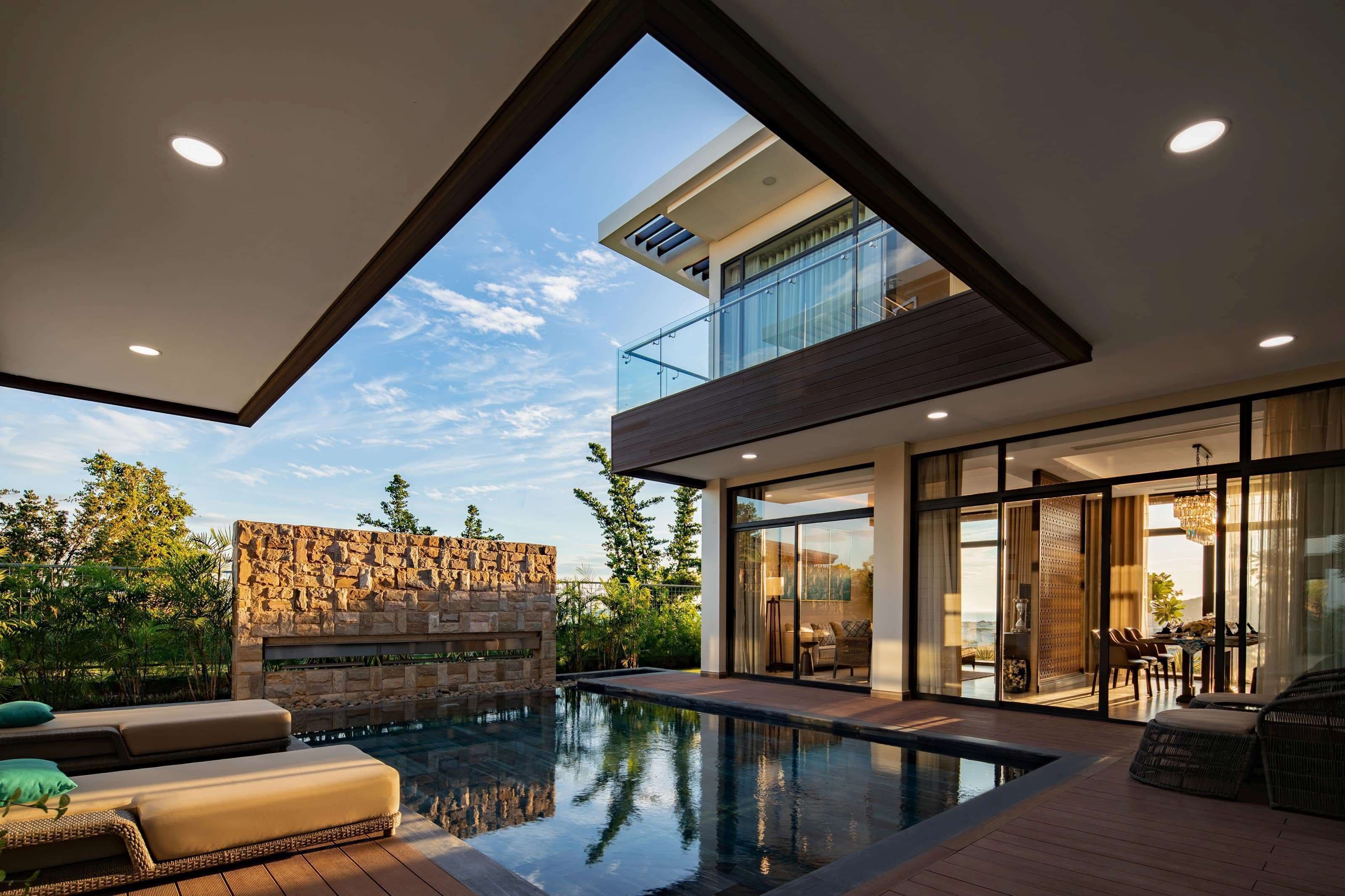 Minibar, in-room safe, desk, blackout drapes