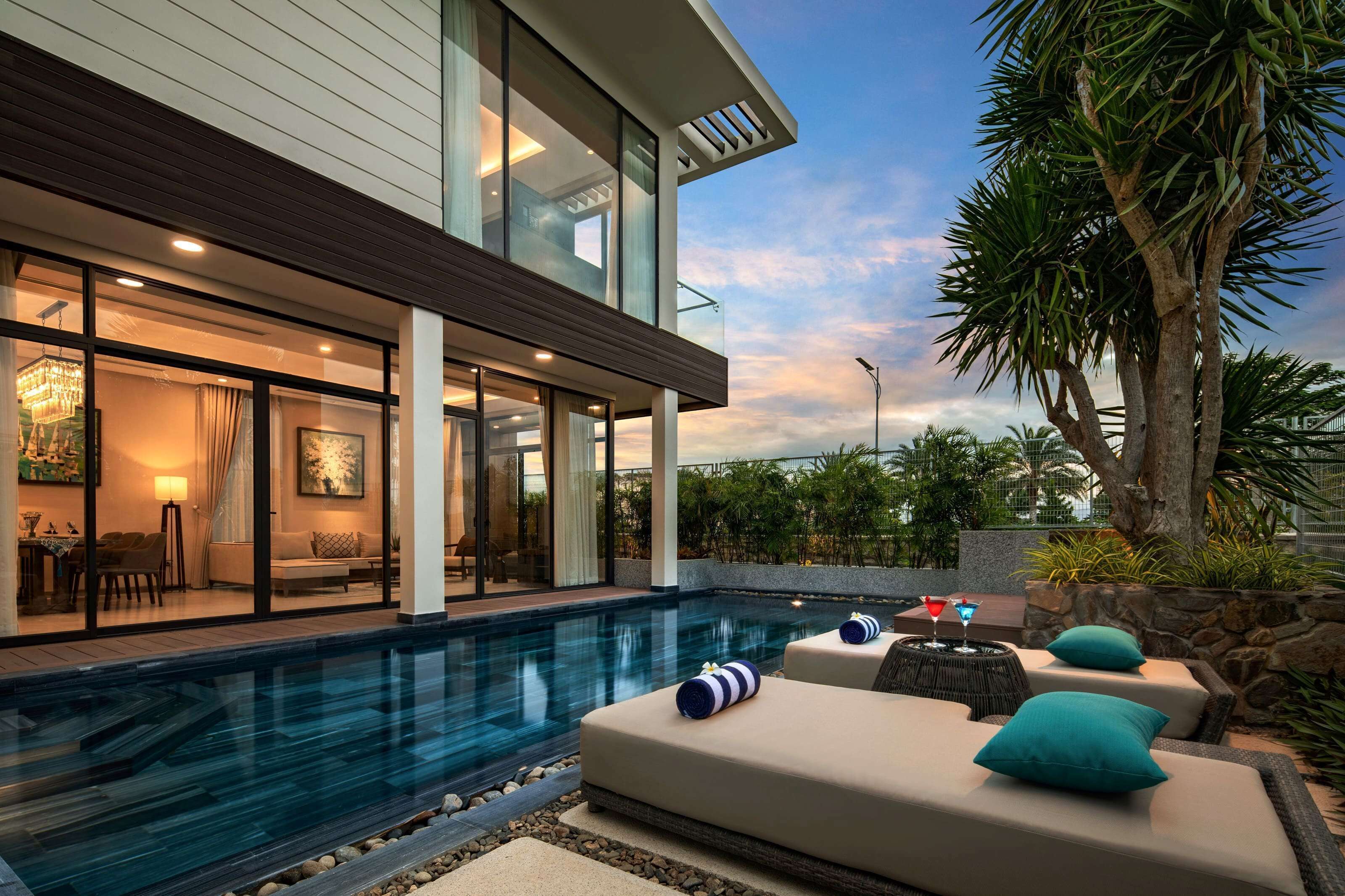 Minibar, in-room safe, desk, blackout drapes