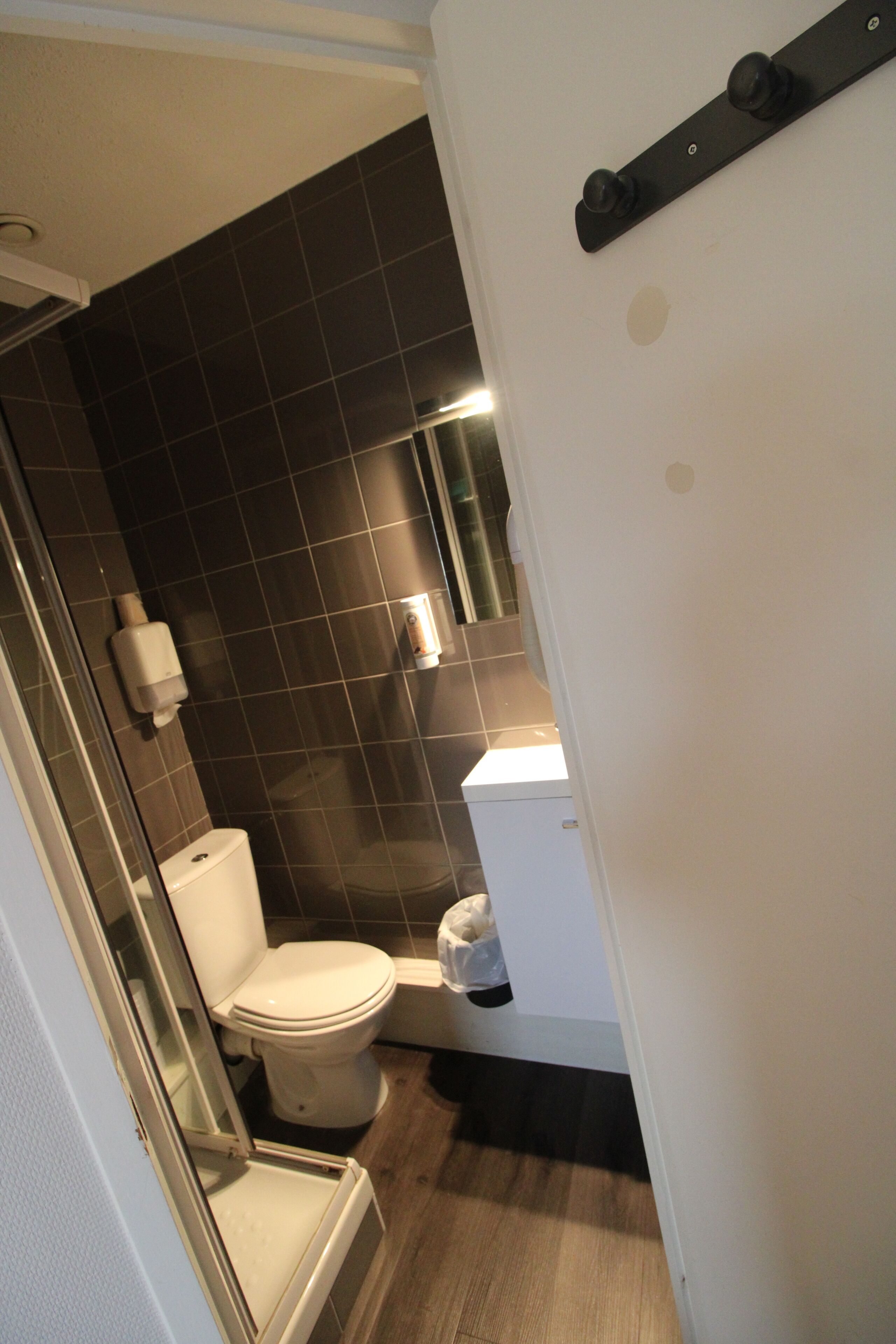 twin room | bathroom | free toiletries, hair dryer, towels