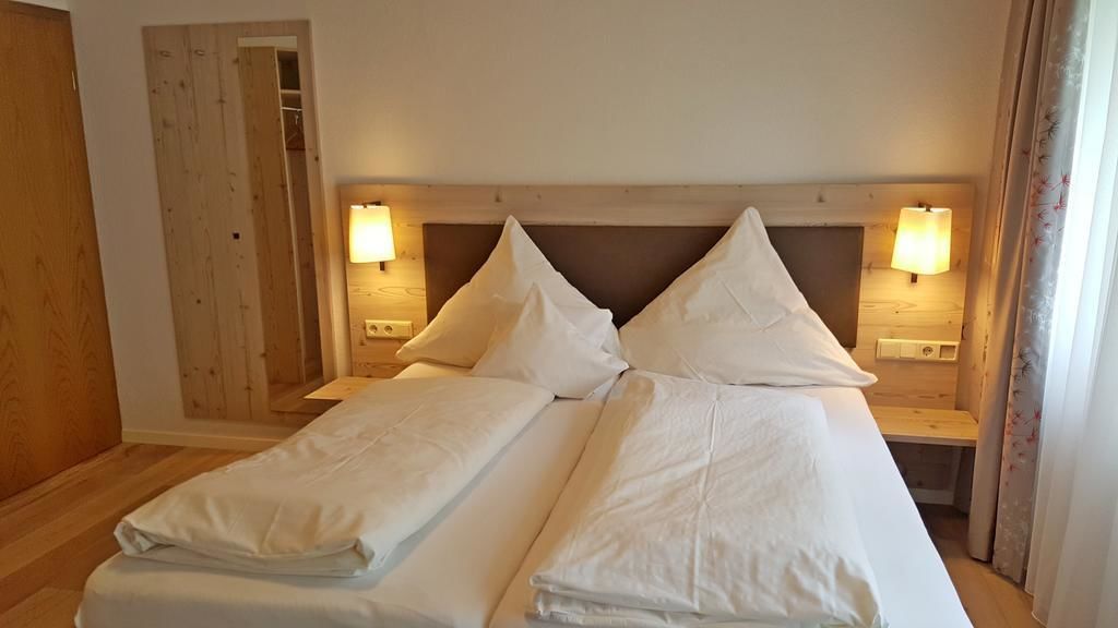 双人房, 1 间卧室, 无烟房 | 迷你吧、客房内保险箱、办公桌、笔记本电脑工作区