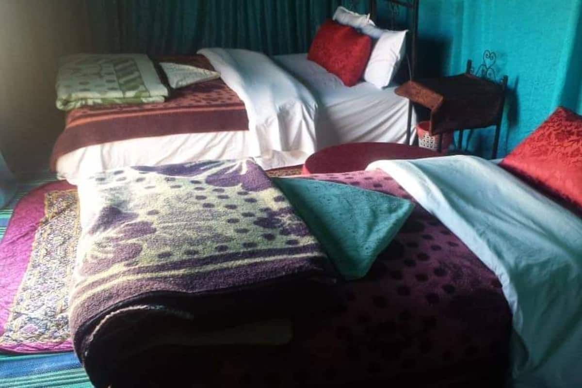 Triple Room | In-room safe, desk, blackout drapes, soundproofing