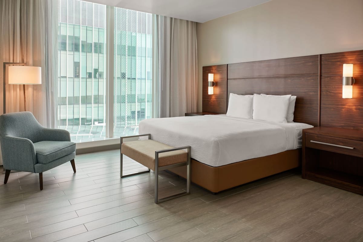 Egyptian cotton sheets, premium bedding, minibar, in-room safe