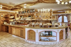 Desayuno buffet incluido todos los días 