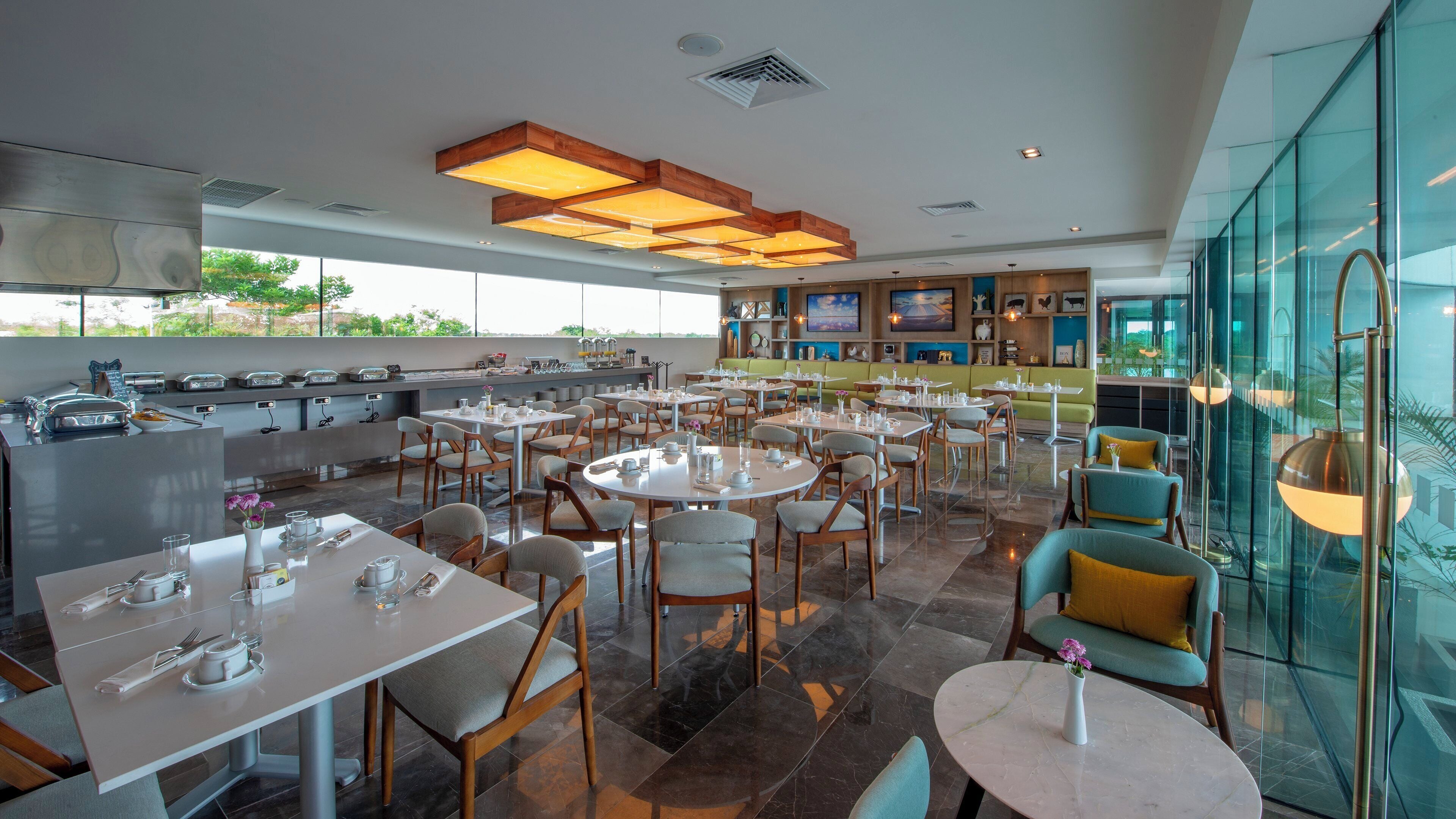 Photo - Holiday Inn & Suites   Merida La Isla By Ihg