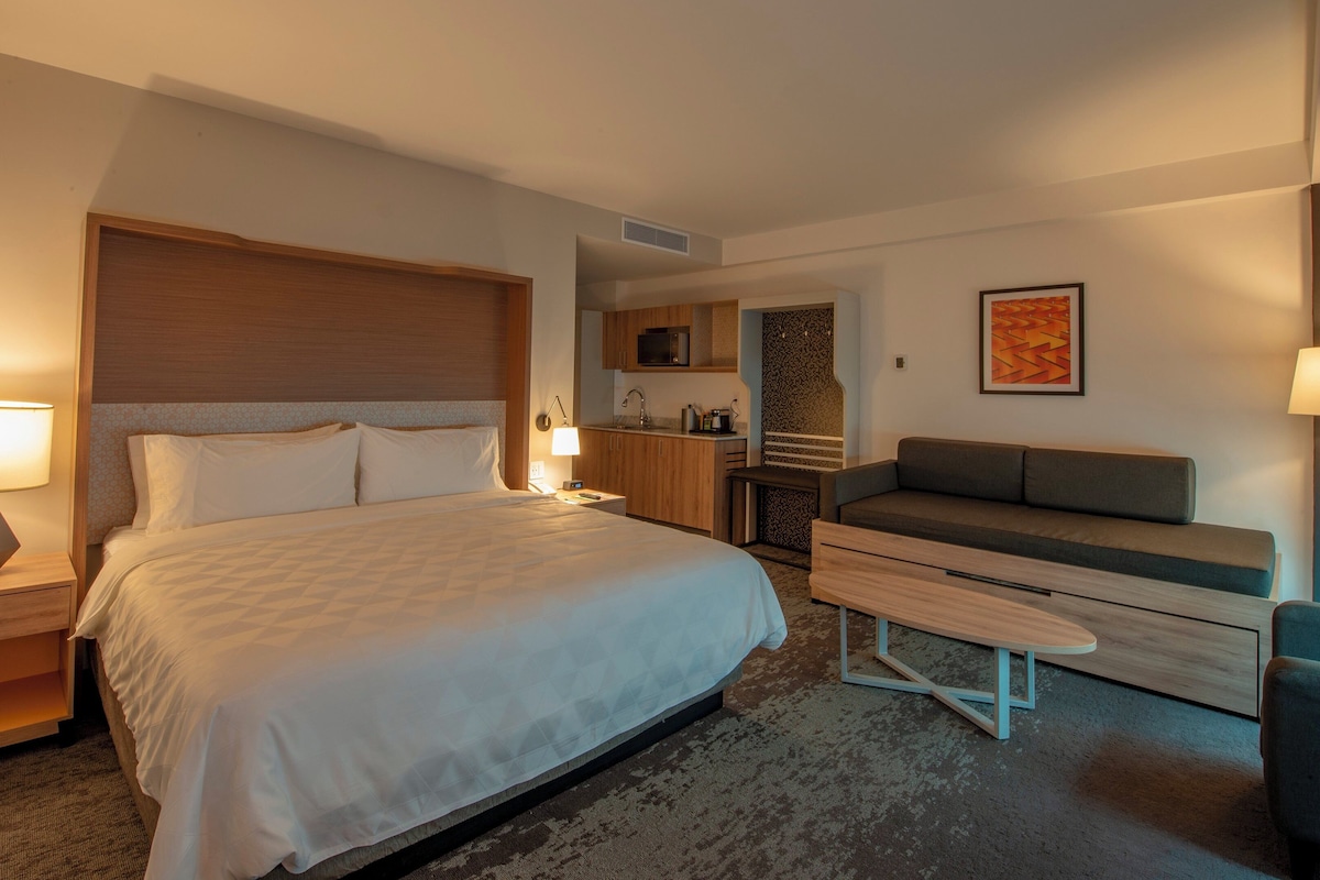 Suite, 1 King Bed | Down duvets, minibar, in-room safe, desk