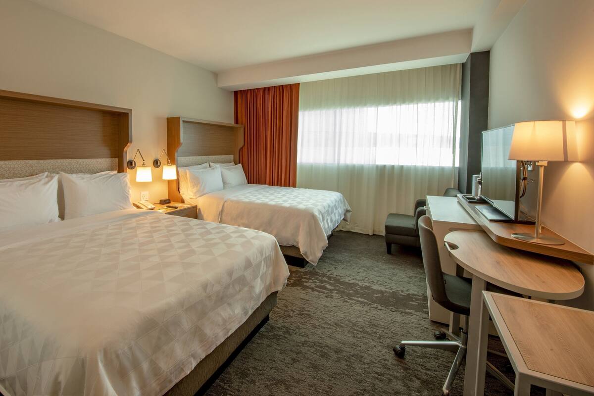Down comforters, minibar, in-room safe, desk