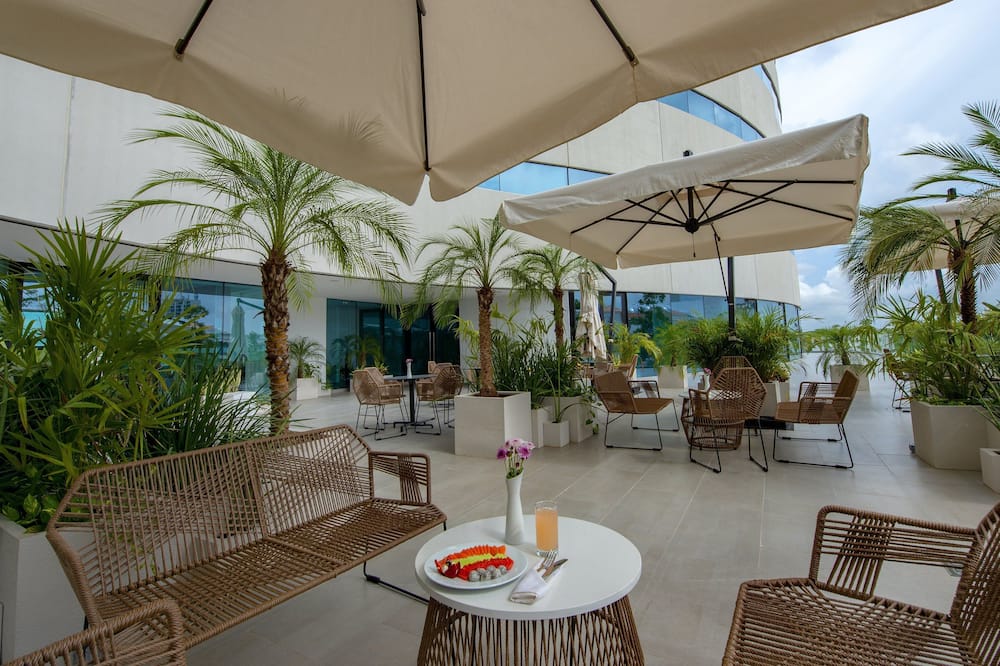 Holiday Inn Hotel & Suites Merida La Isla by IHG
