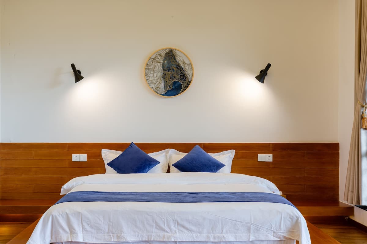 Deluxe Double Room | Blackout curtains, free WiFi, bed sheets