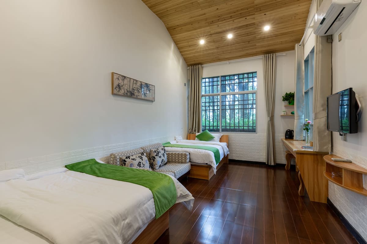 Comfort Double or Twin Room | Blackout curtains, free WiFi, bed sheets