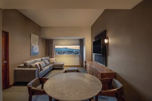 55-inch flat-screen TV with cable channels - Fiesta Americana San Luis Potosi (San Luis Potosi)