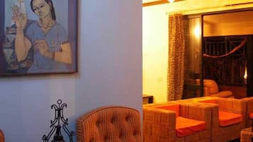 Villa, 3 Bedrooms | Living room | Fireplace