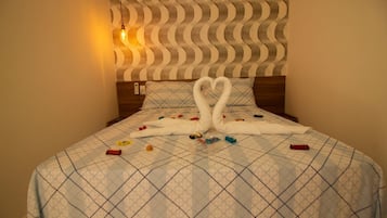 Double Room | Minibar, iron/ironing board, free WiFi, bed sheets