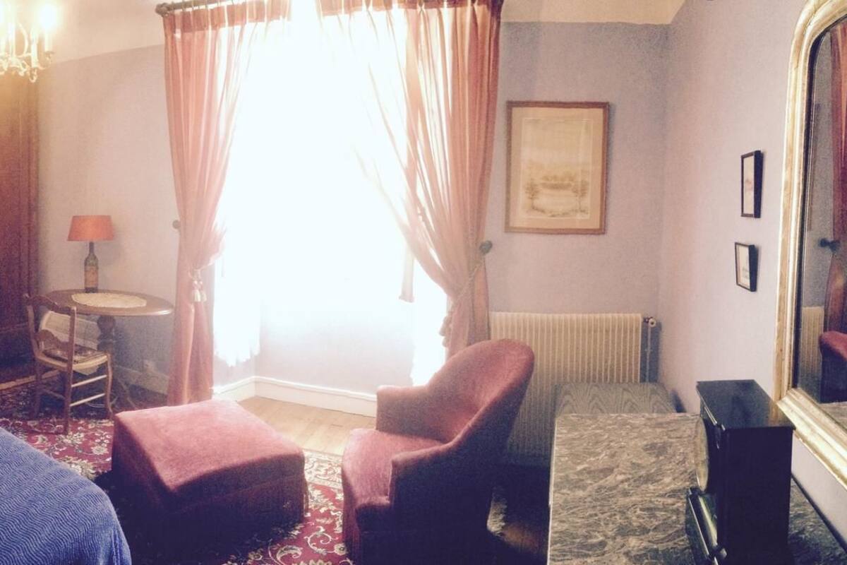 WiFi (free), bed sheets