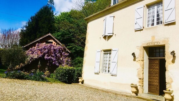 Front of property - Maison Lomprère (Fichous-Riumayou)