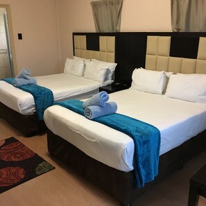 Room - Al Hamra Hotel (Durban)